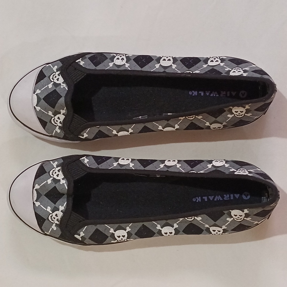 Airwalk Skull Slip Ons